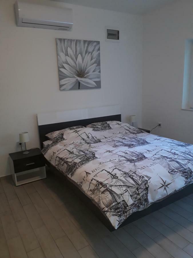 Lucija Apartment Senj (Lika-Senj)